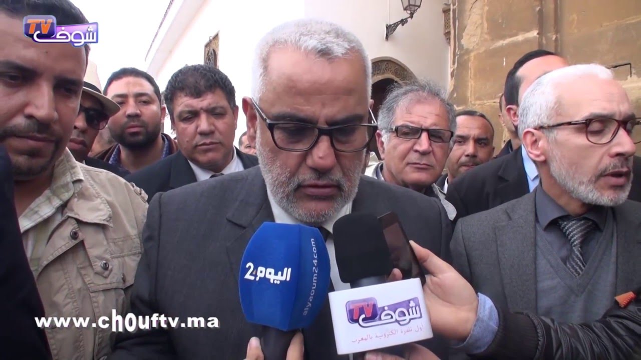 لحظات مؤثرة من جنازة ميلود الشعبي وخطبة مؤثرة لبن كيران أمام قبره