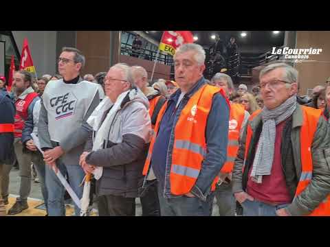 Rassemblement de soutien des élus de l'agglomération Caux Seine agglo aux salariés d'ExxonMobil