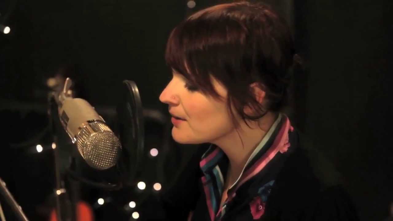 Sam Buckingham & Buffalo Tales - Shackles auf YouTube ansehen Sam Buckingham & Buffalo Tales - Shackles auf YouTube ansehen