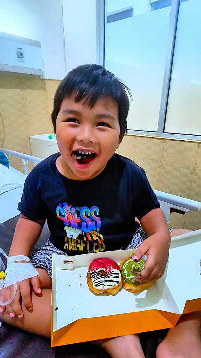 Mama Riska Vlog Takes Care of Elsa Rafisqy Incess Sick and Being Treated in Hospital
