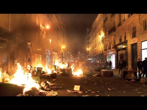Улицы горят, протестующие сносят все на своем пути. Французский бунт набирает обороты | Евразия. НОВОСТИ