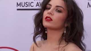 Charli XCX Red Carpet Fashion - BBMA 2015 - YouTube