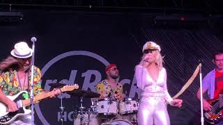 (Clip) of Magic from Yacht Rock Show- Magnificent 12 featuring Andrea Elmer Mix