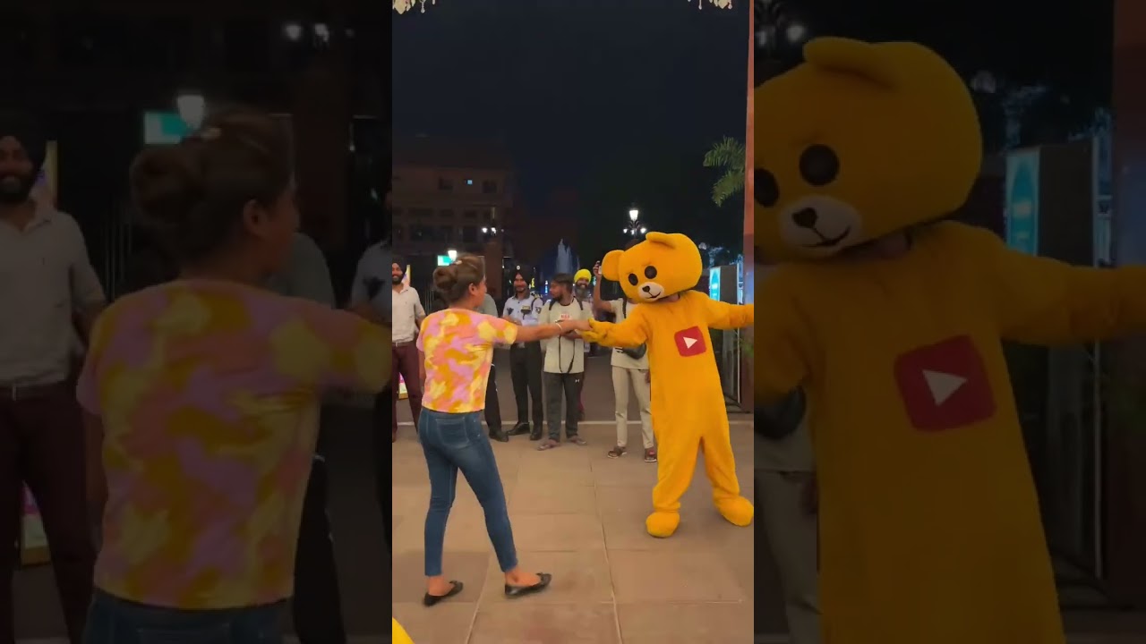 Teddy Bear Proposing Prank On Cute Girl | Teddy Bear Ne kiya Purpose