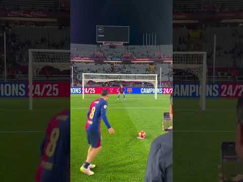 ابو بيدري يتصدى لابنه 🤣ينفعنا بدل شتيغن pedri dad goalkeeper on fire🔥 🤣Barcelona
