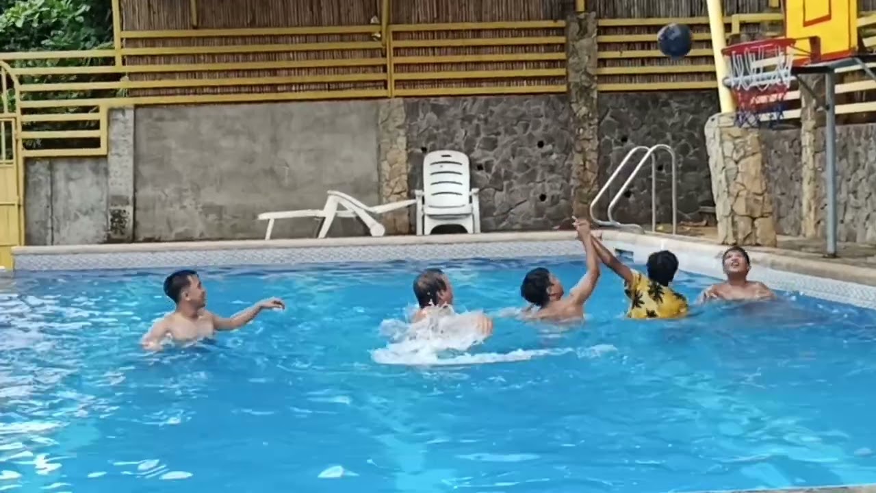 Persia: BasketPool ng wrestler