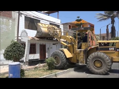 Video: ¿La gente es dueña de la acera frente a su casa?