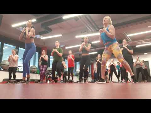 Videó: Cardio Kickbox: Miért Kellene Kipróbálnia Ezt A Fantasztikus Edzést