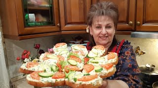 Берём баночку консервов в масле.....вкусные бутерброды на праздничный стол!