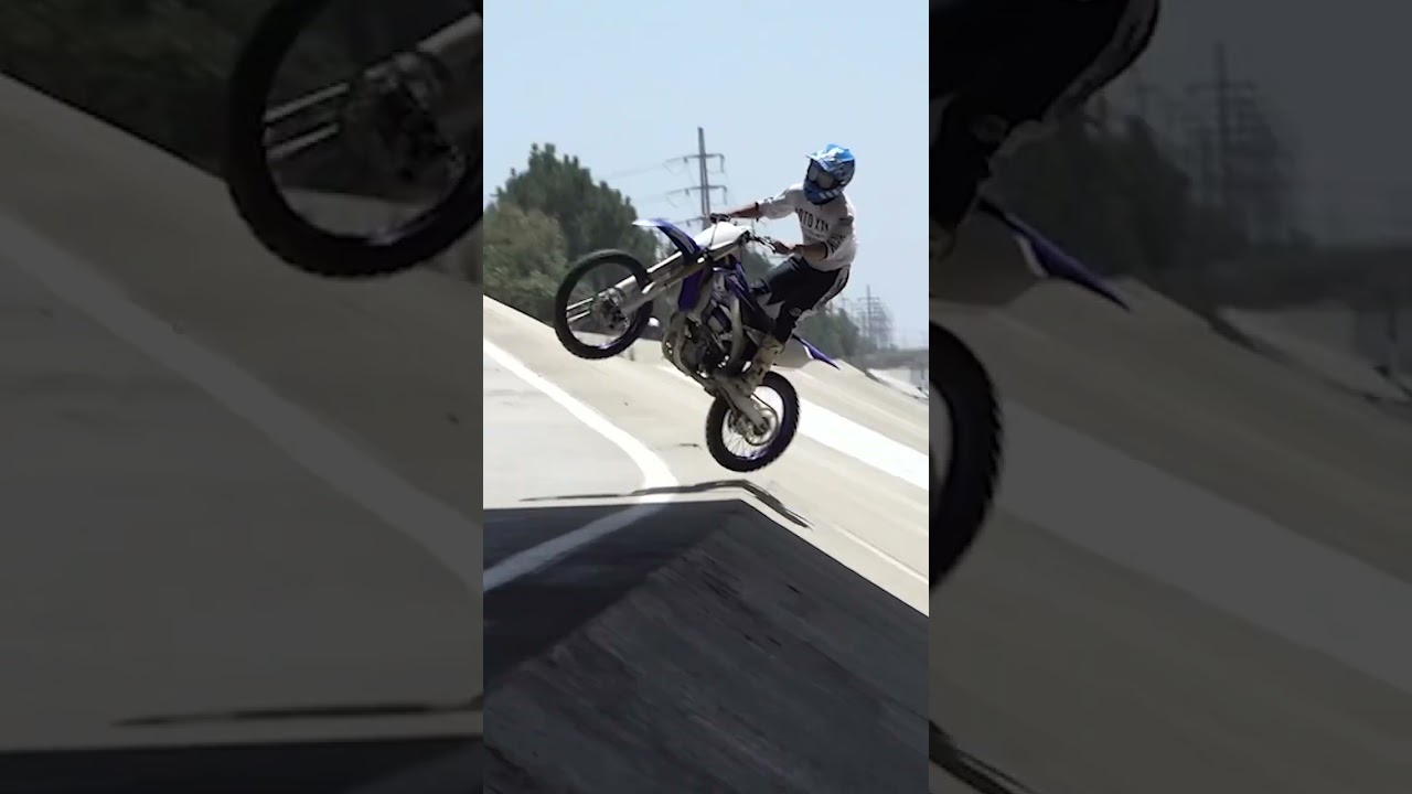 Физика мотокросса сломана 