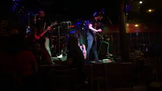 Moby Dick - Do I Wanna Know? - cover en Porter British Pub Morelia