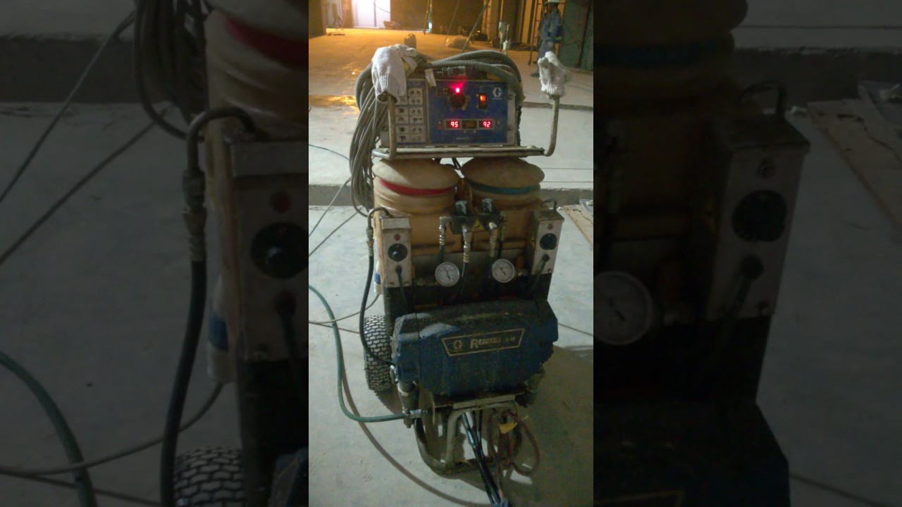 Graco Reactor E 10 spraying Foam