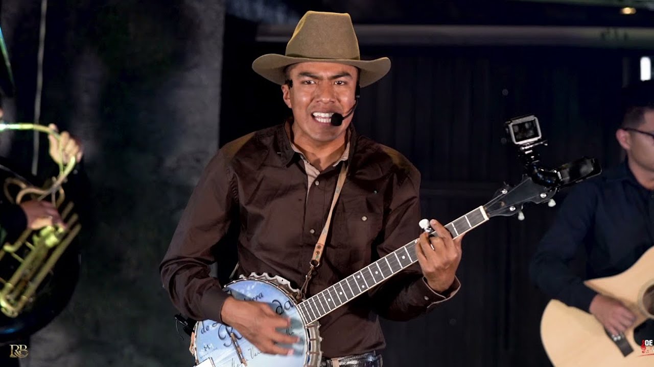 Abby EL de La Guitarra Redonda Y Los Dueños del Ejido - Los Tóxicos [En  Vivo] 2021 - YouTube