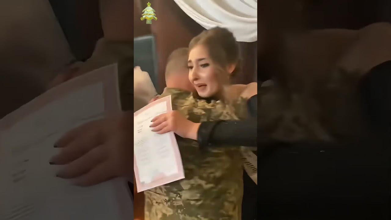 Surprised when your soldier returns home without warning#soldiercominghome #respect #humanity