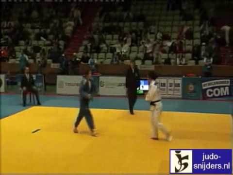 Judo 2010 Sofia: Tina Trstenjak (SLO) - Andreea St...