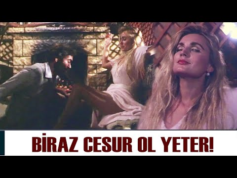 Sarı Bela Türk Filmi | Faruk, Mine'yi Kendinden Geçirir