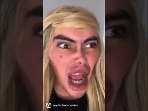 Tú amix la que cree que habla muy bien Ingles