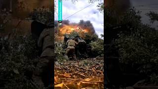 🇷🇺 Obuseiro russo de 152 mm "Giatsint-B" 🇺🇦 dispara projétil de alto poder explosivo