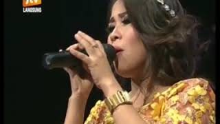 Tia Agustin, Terluka