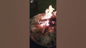 bikin api unggun di bungbuay camping ground #situgunung #situgunungsukabumi #bungbuaycamping#shorts