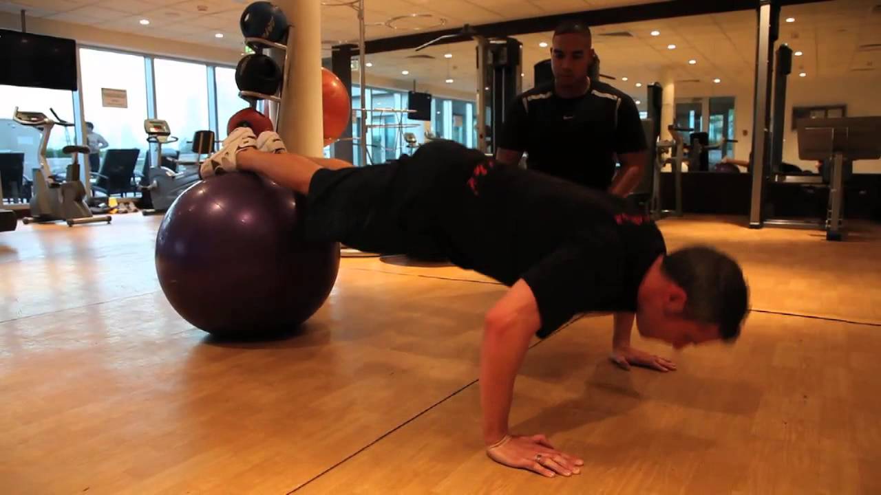 14.Swiss ball jack knife with press up YouTube