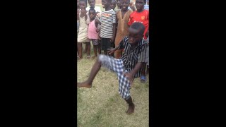 Kumasi Kids Dancing To D2 - Backside ft. Joey B Lovely Azonto Dance Moves