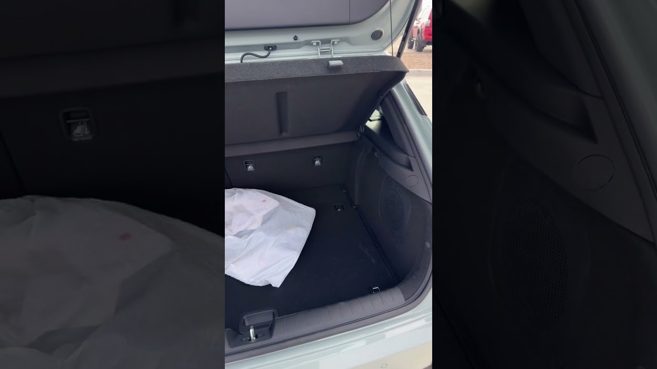 KIA'S NEW HATCHBACK!