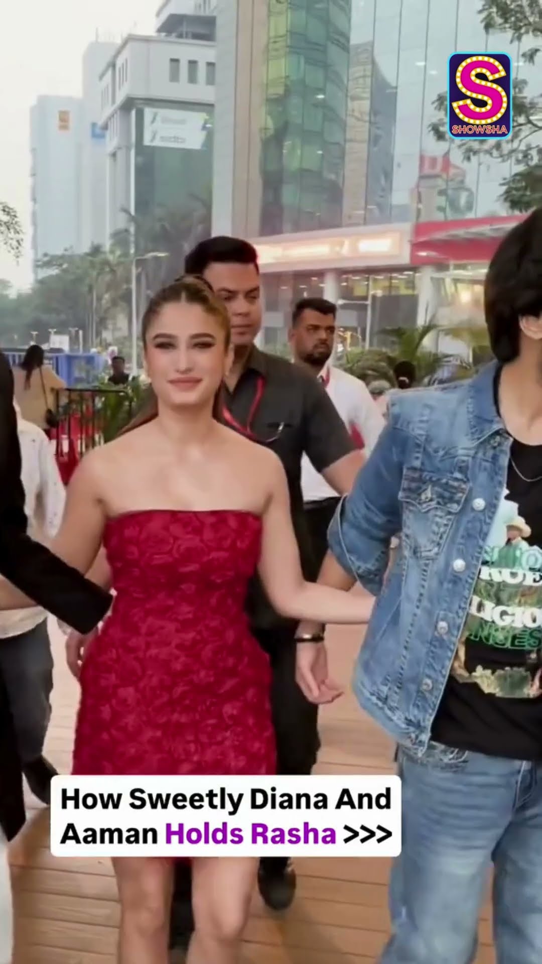 Rasha Thadani, Diana Penty And Aaman Devgan Walk Together, Promote Their Upcoming Movie Azaad | N18S