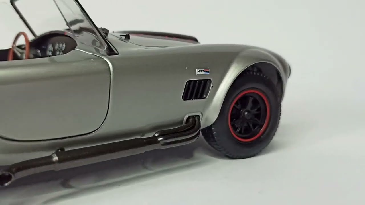 Shelby Cobra 427 MKII Roadster Модель 1:18 Серый - 5sector