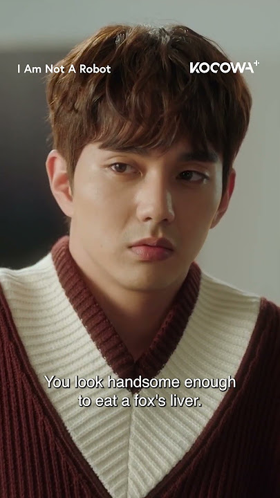 #YooSeungHo wanted to check the battery, but got checked by #ChaeSooBin instead! 🥲 #kocowa #kdrama