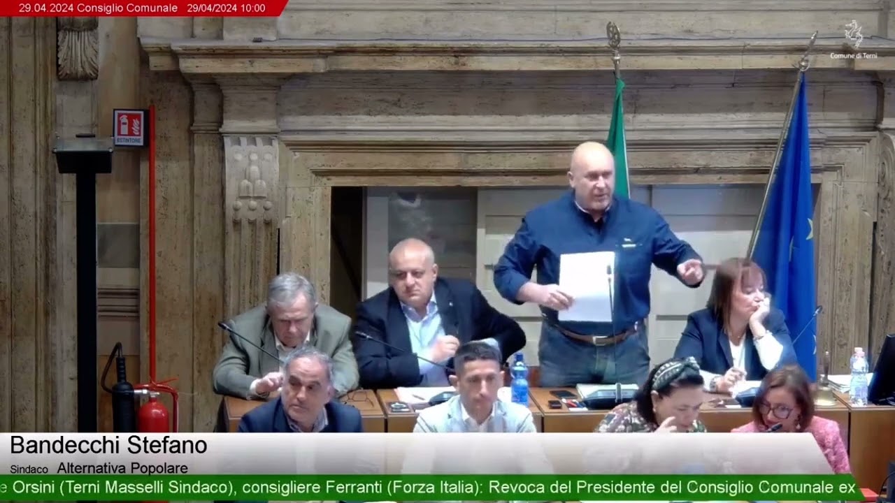 Terni: Bandecchi senza freni, insulti e sfoghi. Al centrodestra: «Siete dei miseri»
