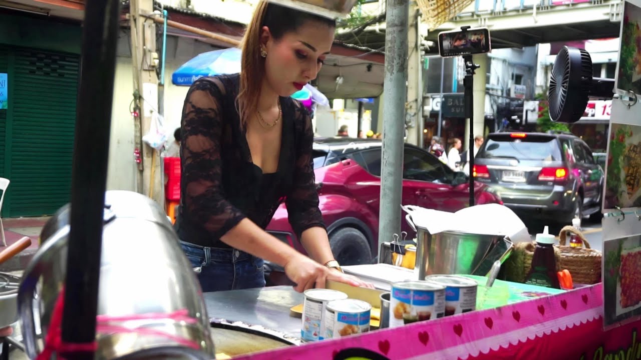 Pui Roti Lady We Found The Most Popular Roti Lady in Bangkok - PUY ROTI LADY ...