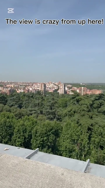 Chilling in Spain ( the view is AMAZING) but it’s way too hot 🥵 it’s like 32 degrees around here rn