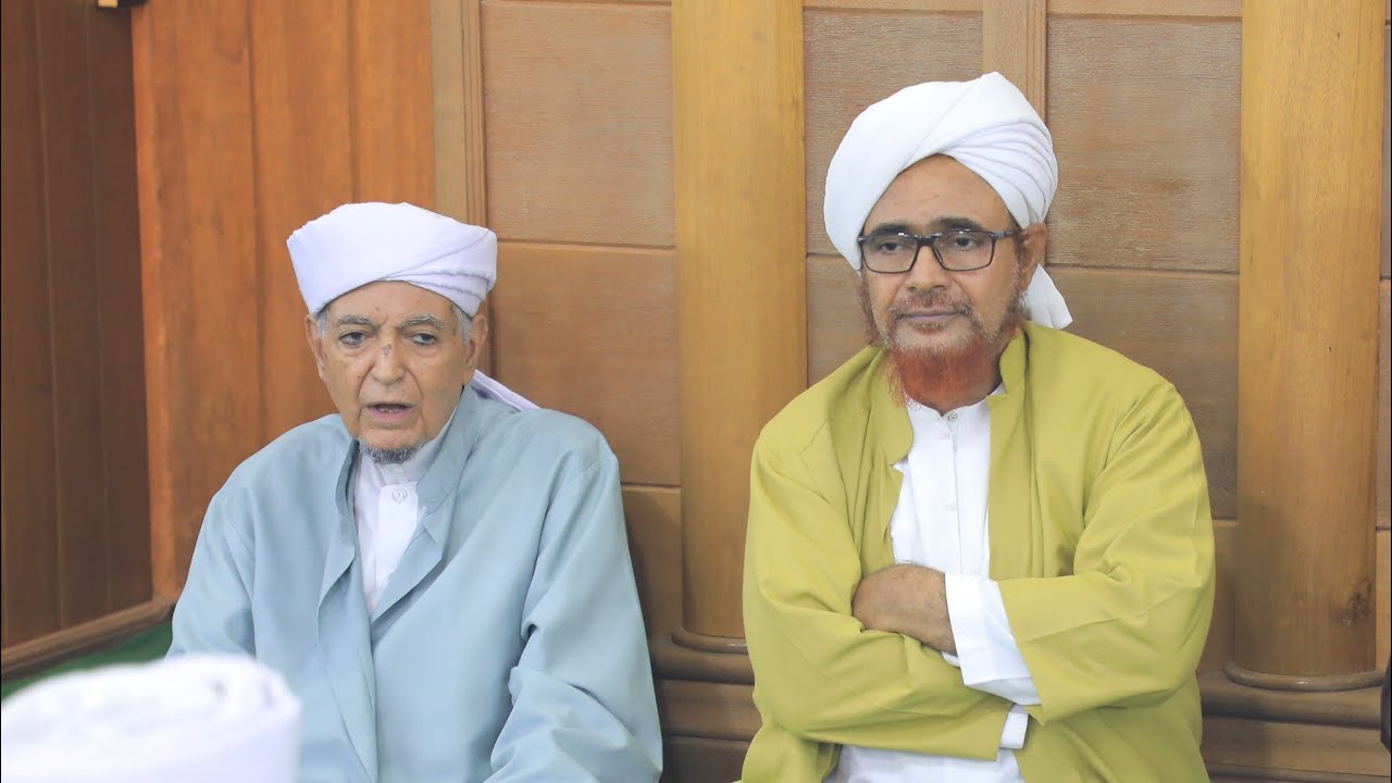 قصيدة: بحضور الحبيب عمر بن حفيظ_ من كلمات الإمام الحداد-المنشد عبد الله  بن هارون