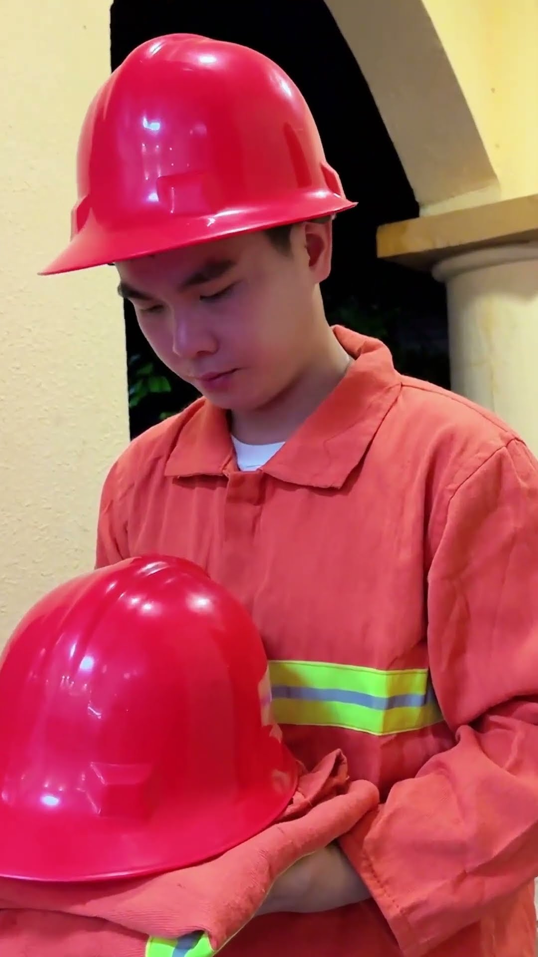 爸爸执行了非常危险的任务，唐老六和舞桐只能在家里苦等！ #斗罗大陆 #唐舞桐与唐老六 #小舞 #唐舞桐 #唐老六