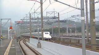 山陽新幹線・厚狭駅 のぞみN700系16両編成 通過