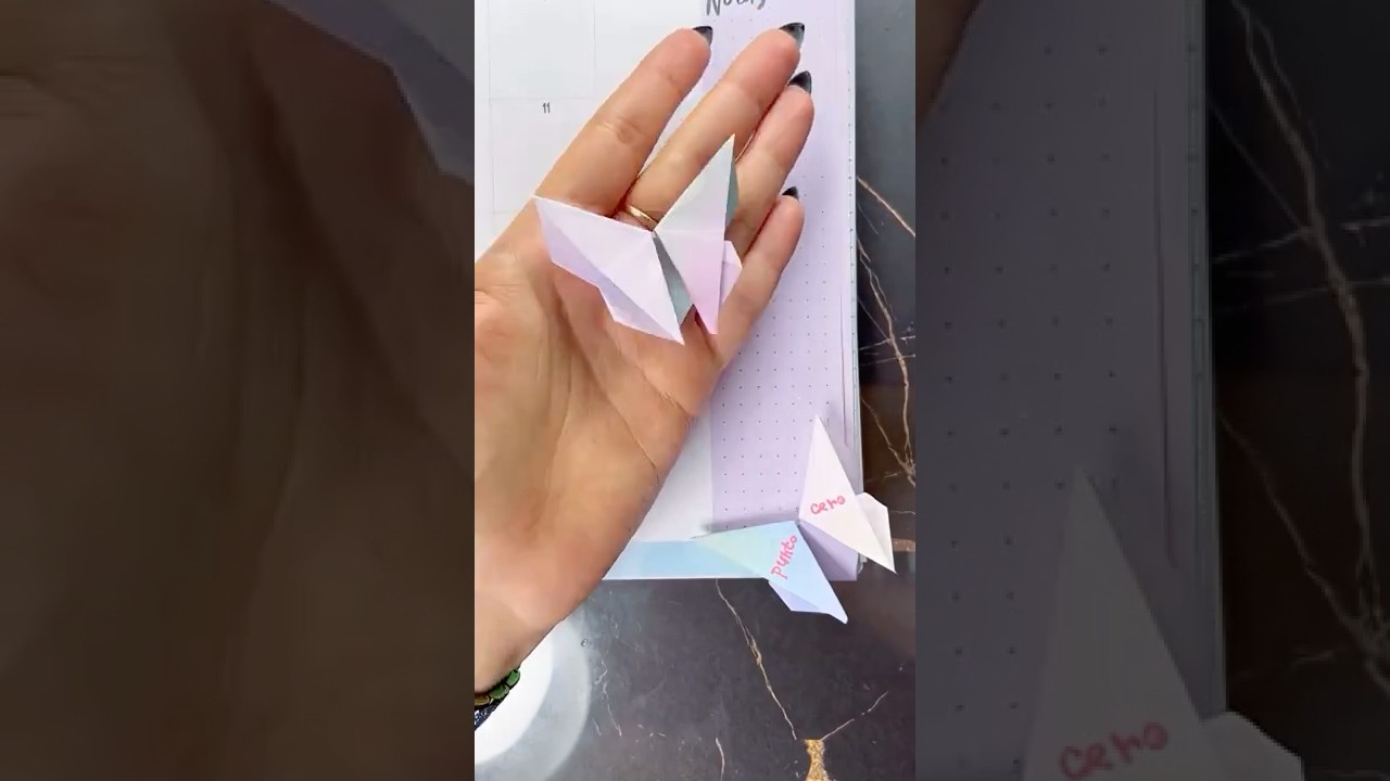 Para las que leen, ideas en 15 segundos #origami #idearapida #ideaconpapel #summeronshorts