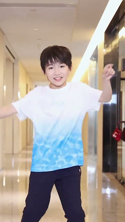 #JingleBellsDanceChallenge The whole head is jingle bells🔔#Hardworkingkidswillshine #SisterWaveDan