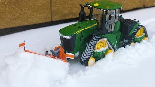 Amazing RC TRACTOR stuck in the SNOW!