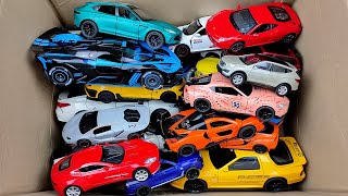 BOX FULL OF Model Cars /Honda Civic, Bugatti Divo, McLaren 650s, Audi Rs7, Ford Raptor, Ferrari sf90