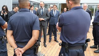 Violences policières : Édouard Philippe rencontre policiers et habitants à Évry