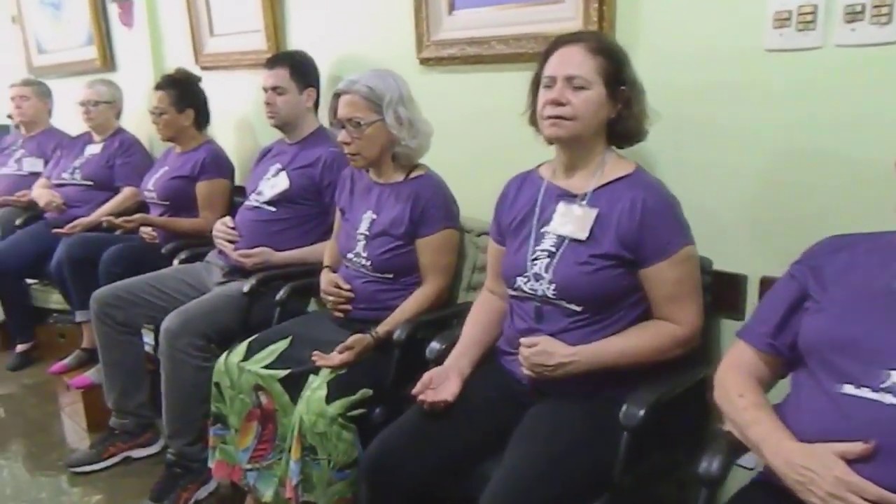 Medita o Gassho Com O Gokai Em Japon s No Instituto De Reiki por medita-o-gassho-com-o-gokai-em-japon-s-no-instituto-de-reiki-por