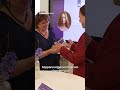 Deze hulpkit moet kappers helpen om seksueel geweld te herkennen | RTL Nieuws