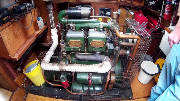 Classic Narrowboat Engine : Russell Newbery DM2