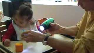 Vision therapy using illuminated cubes screenshot 2