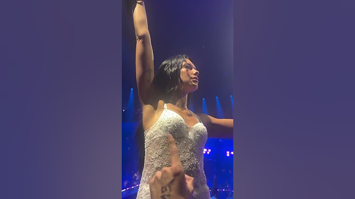 Dua Lipa Interacting With The Crowd During Performing BE THE ONE At Lyon - France #dualipa #rotour