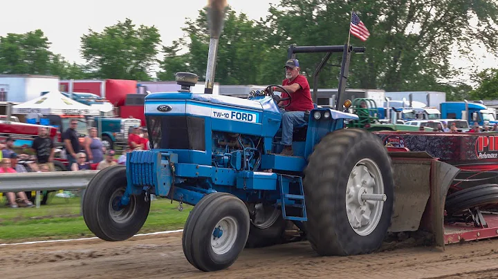 12,000 LB Farm Stock Tractor Pulling 2021 Dale Low...