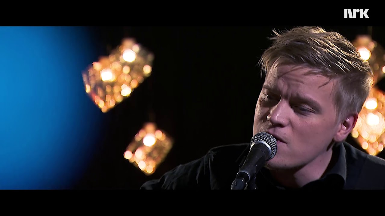 Felgen Orkester – Čalmmit Čuvggodit [Live @ Studio Sápmi]