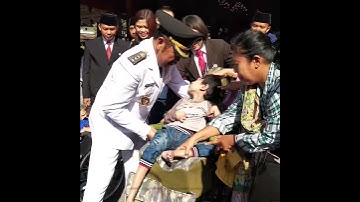 Peringati Hari Pancasila, Dinsos Solo Berikan Bantuan 5 Kursi Roda ke Anak Berkebutuhan Khusus