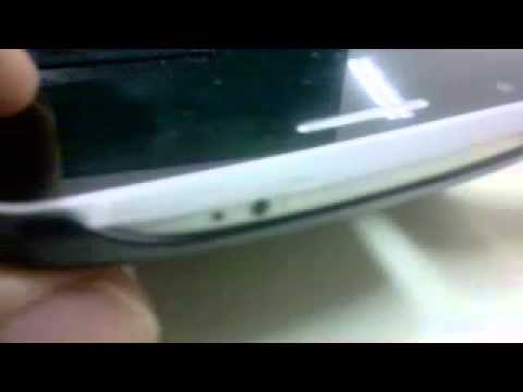 LG G3 Cracks In the Microphone Area